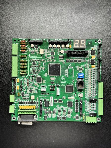 Módulo MCINV - Vista frontal de la tarjeta de control inversor motor